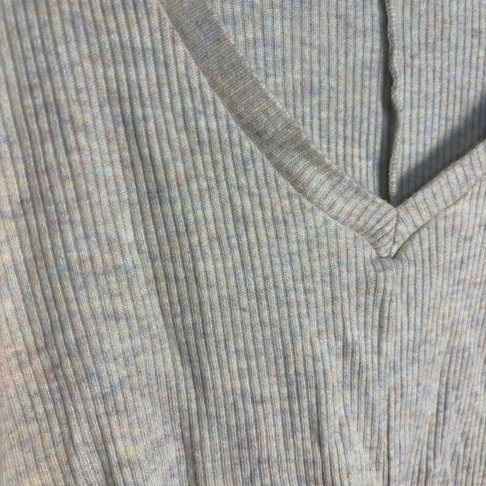 A. Byer Ribbed Knot Front Long Sleeve Top Medium Soft Stretch Casual Neutral